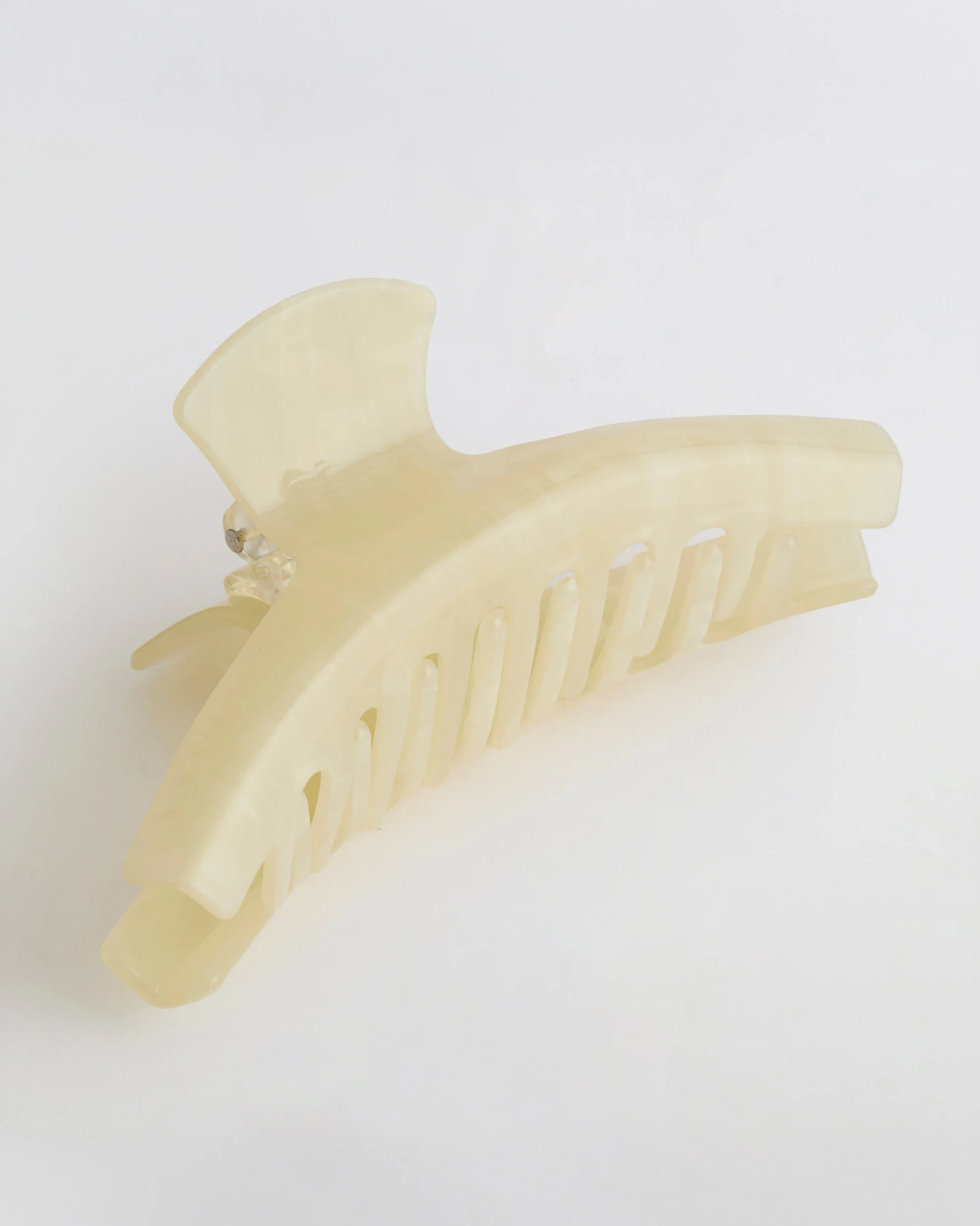 Curve Claw Clip - Cream - Image 3